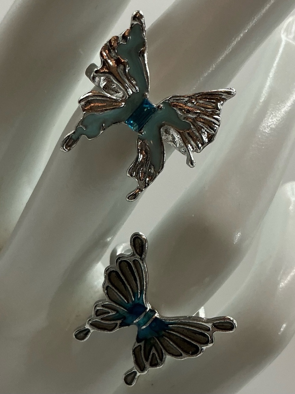 LOT OF 2 BLUE RHINESTONE AND ENAMEL ADJUSTABLE BUTTERFLY RINGS